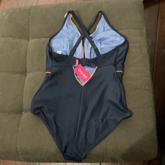 CURVY KATE
Poolside Non Wired Plunge Swimsuit - Picture 4 of 6